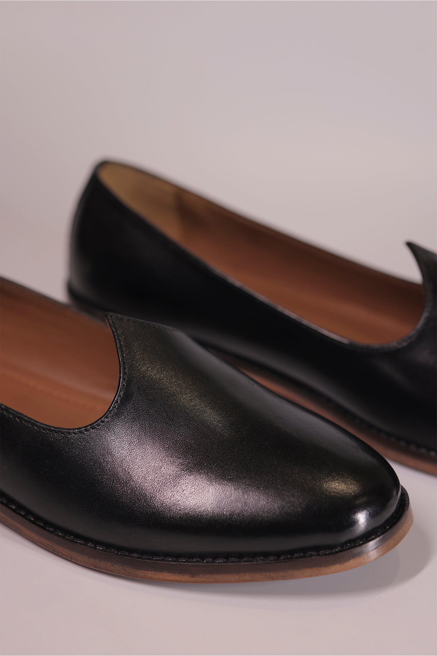 Black Plain Leather Jalsa with Wooden Sole