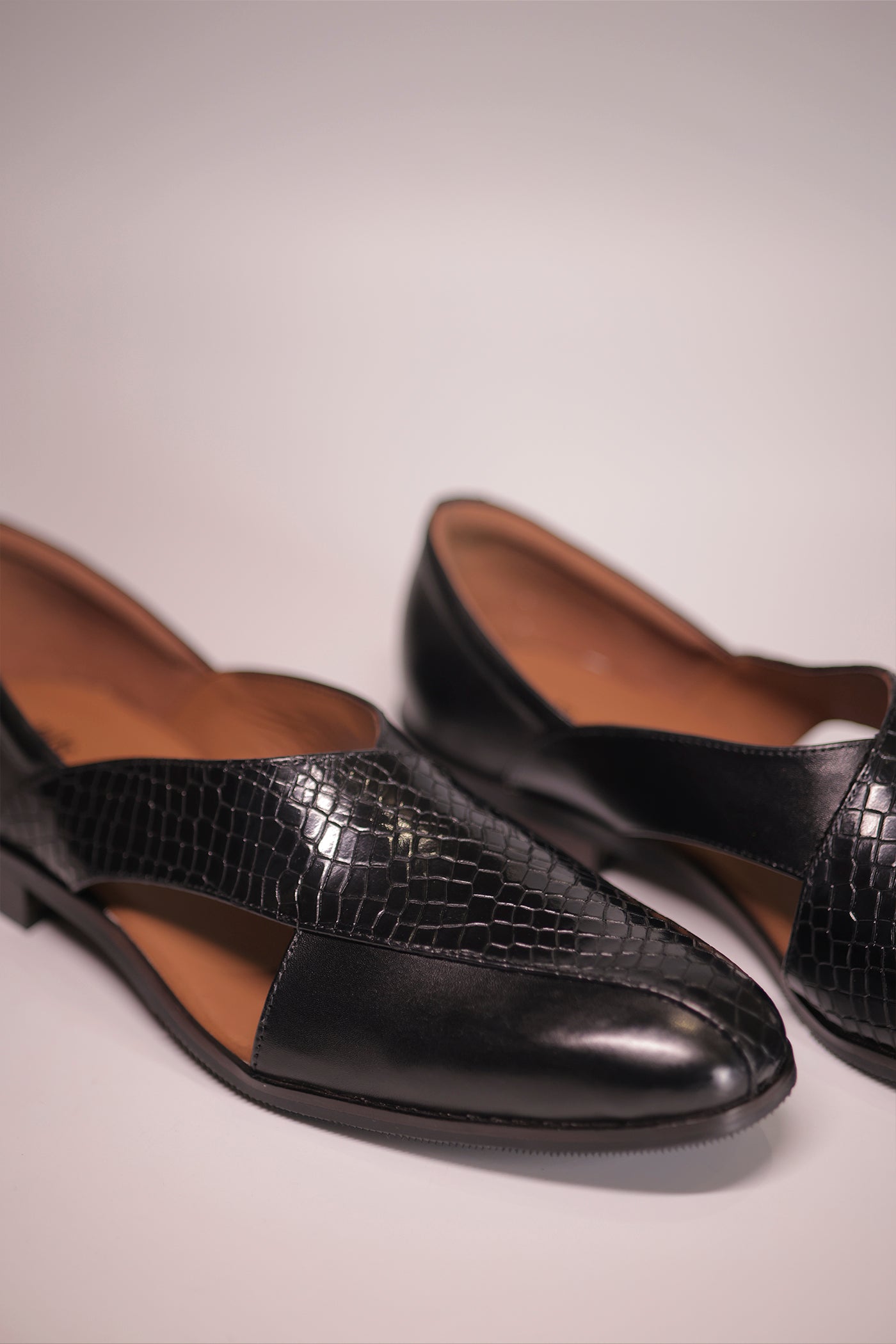 Black Leather Peshawari Jutti with Wooden Sole