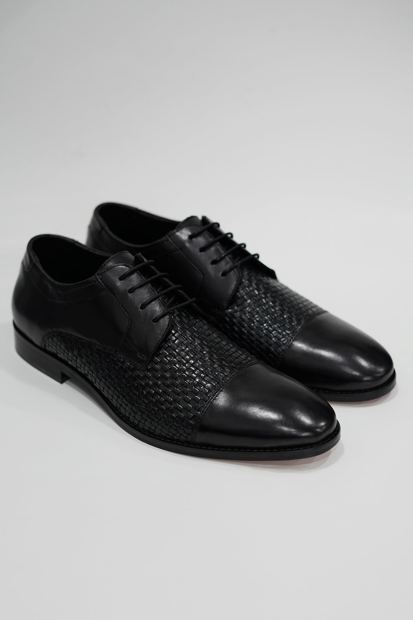Oxford Mesh Crust Leather Shoe