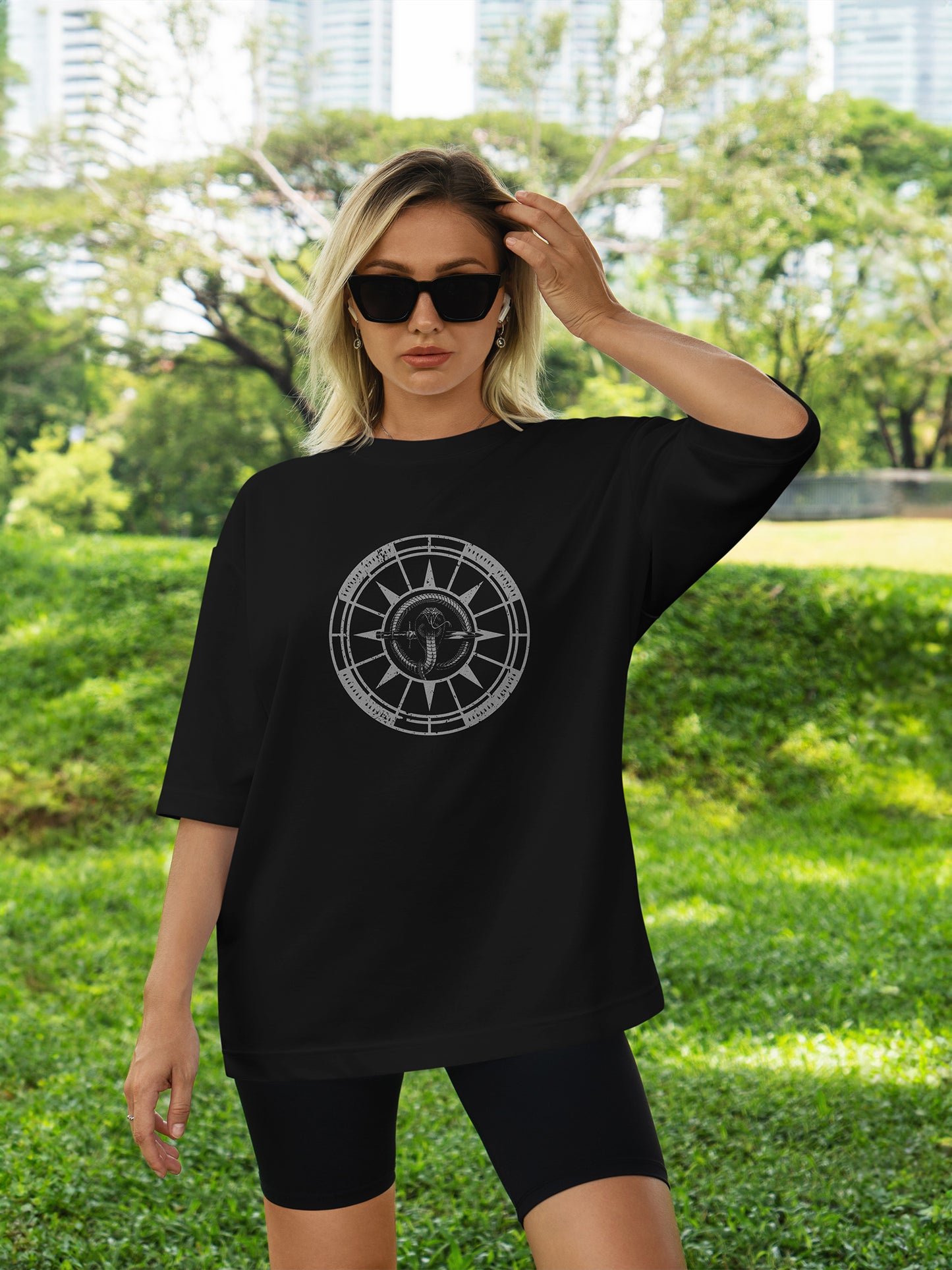 Snake Blade Black Oversized T-Shirts Women