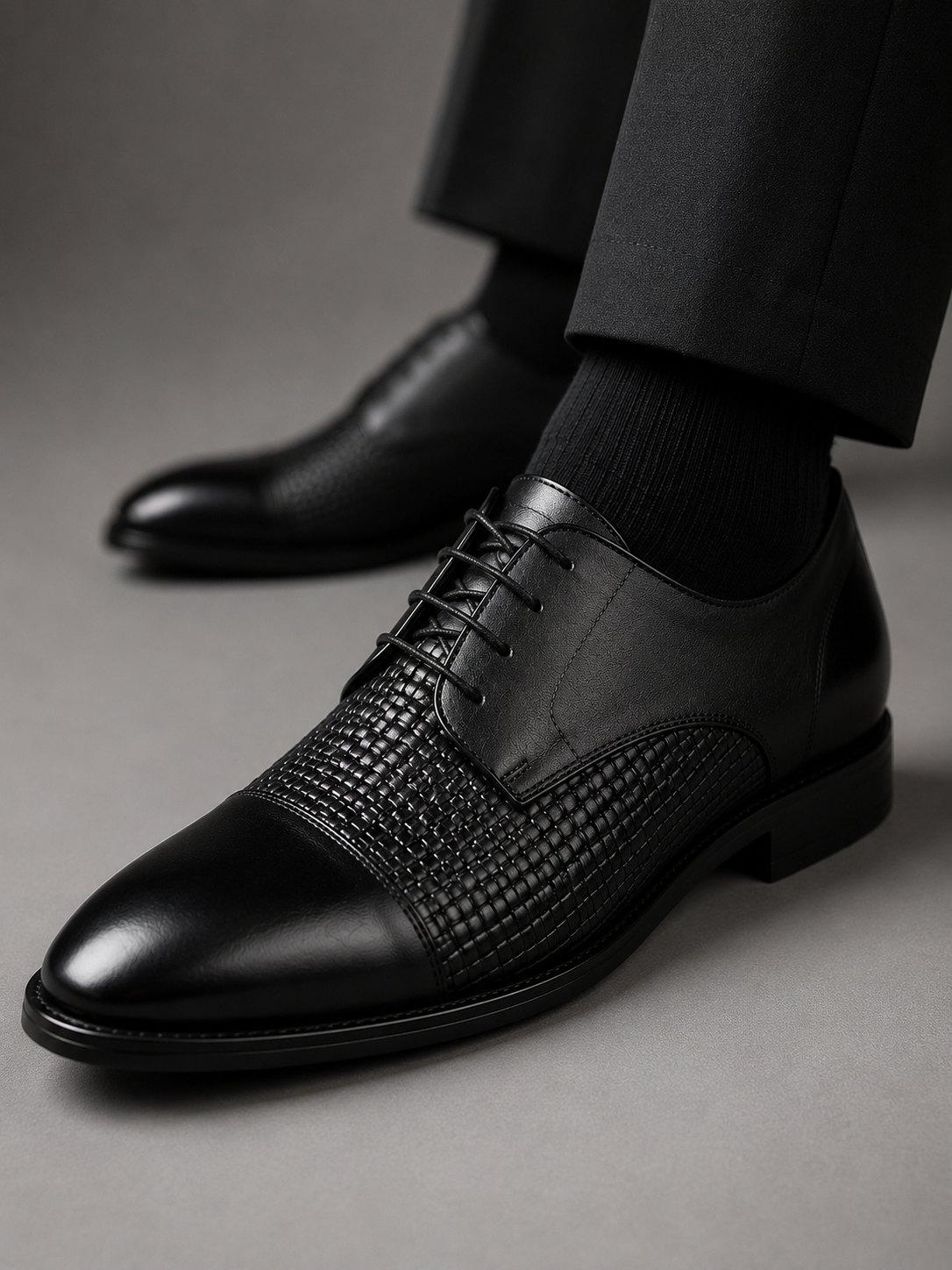 Oxford Mesh Crust Leather Shoe
