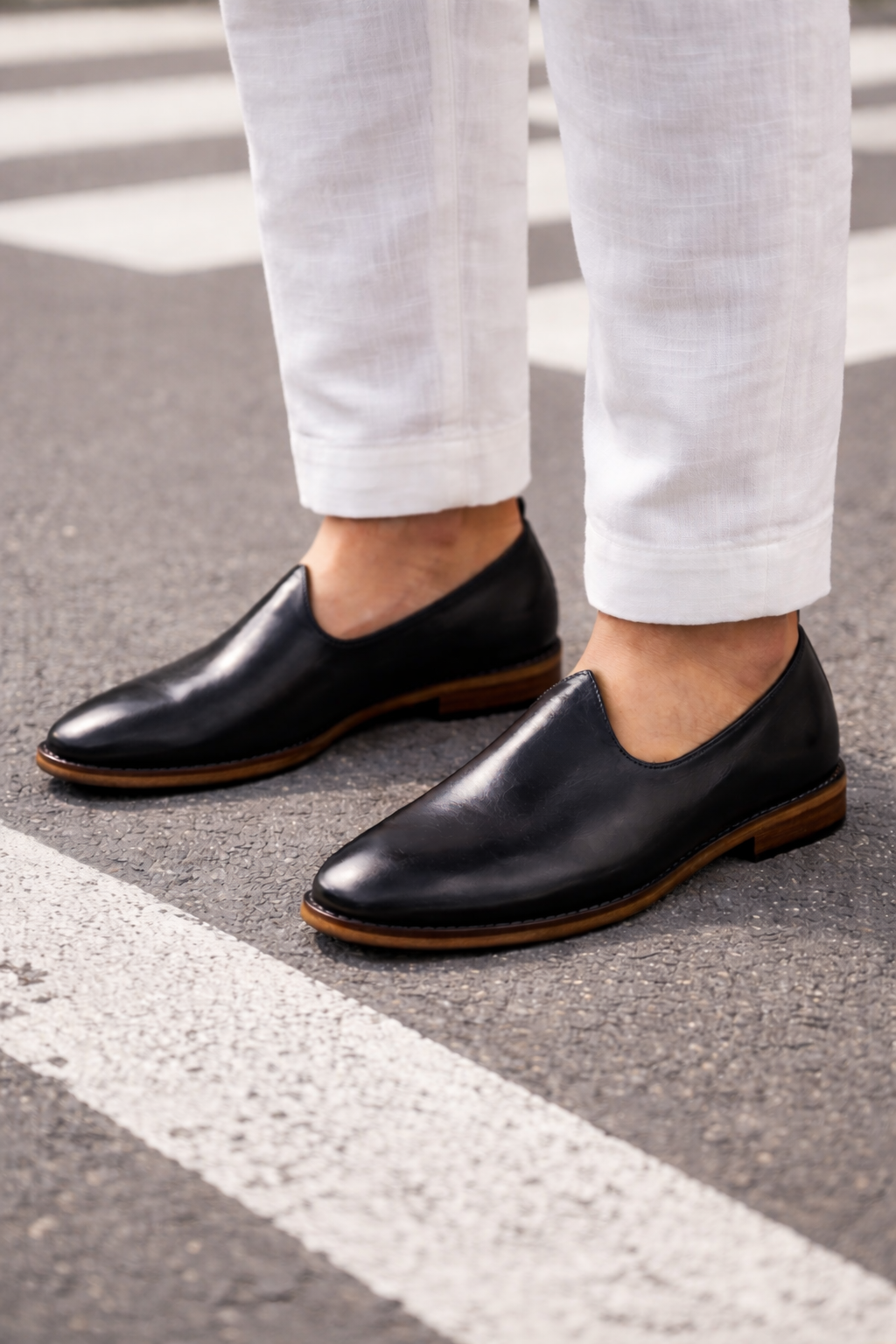 Black Plain Leather Jalsa with Wooden Sole