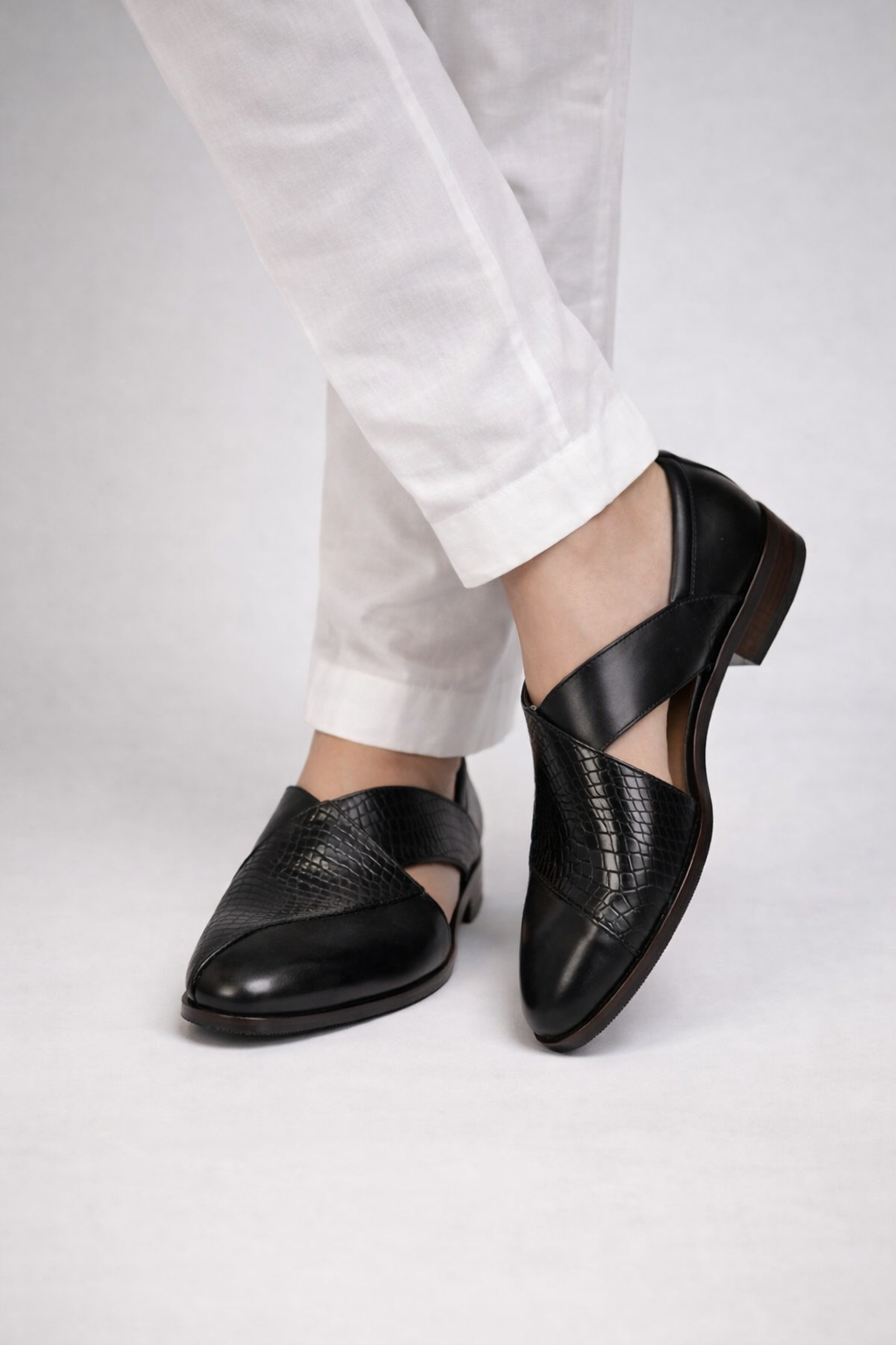 Black Leather Peshawari Jutti with Wooden Sole